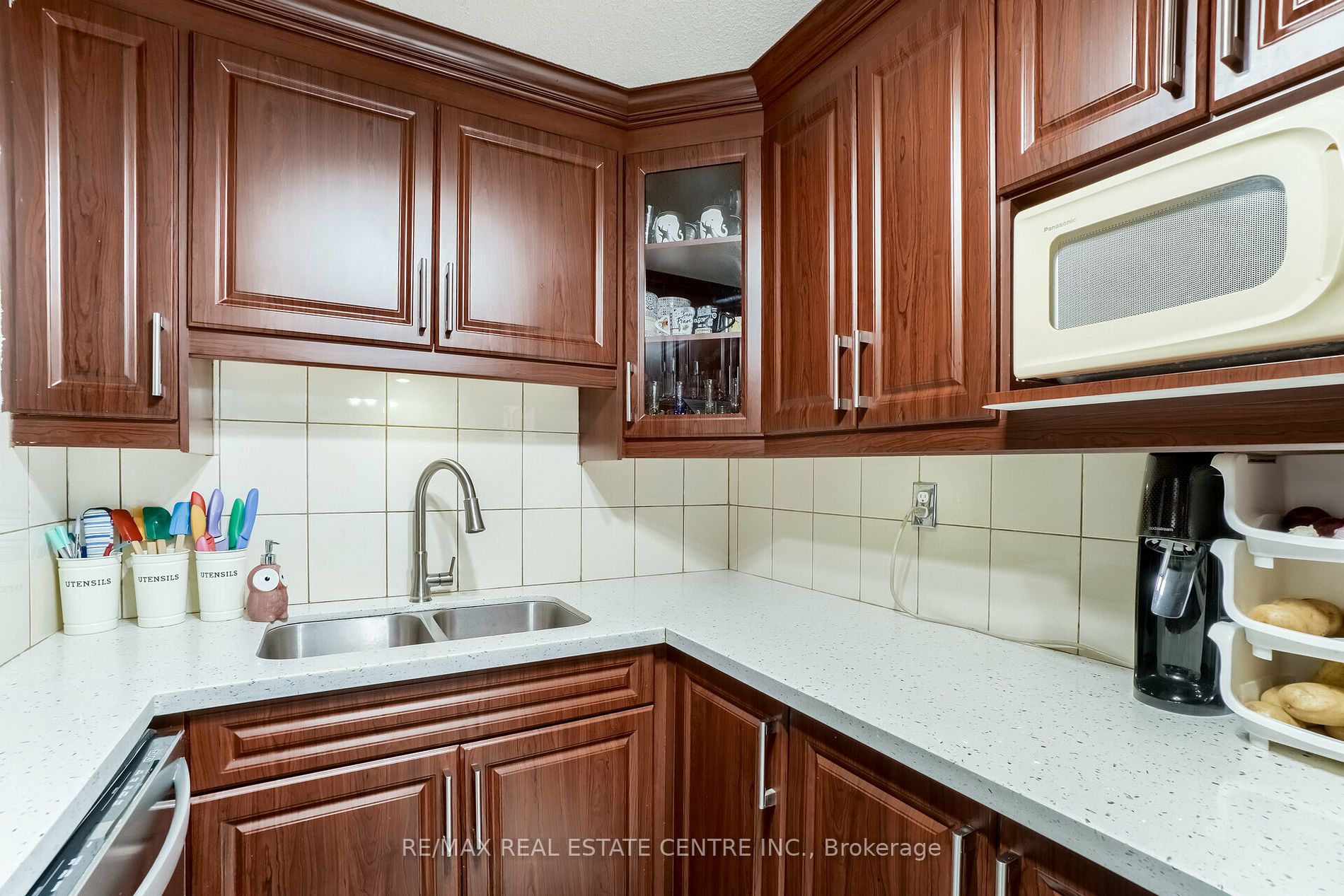 99 Blackwell Ave, #208