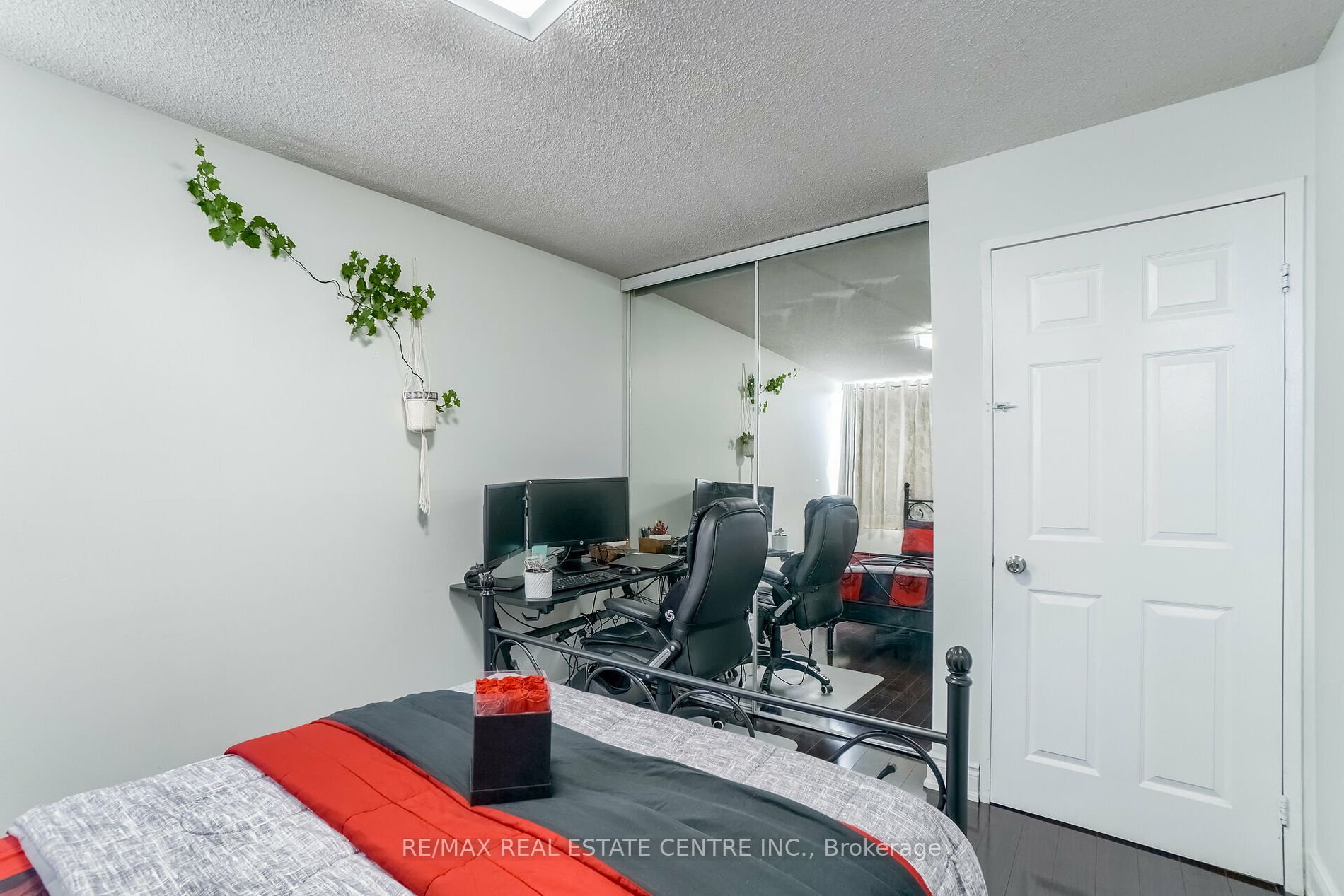 99 Blackwell Ave, #208