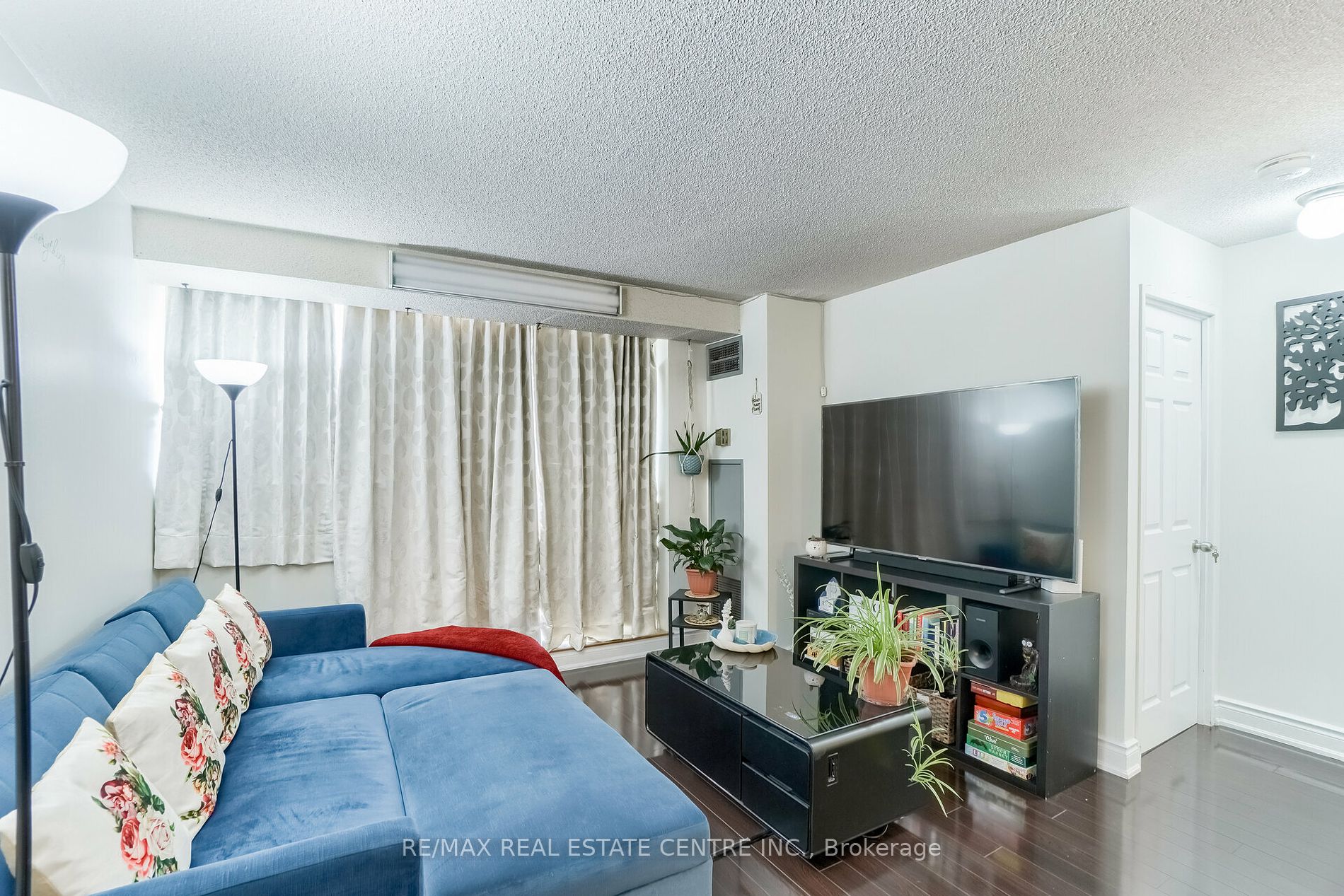 99 Blackwell Ave, #208