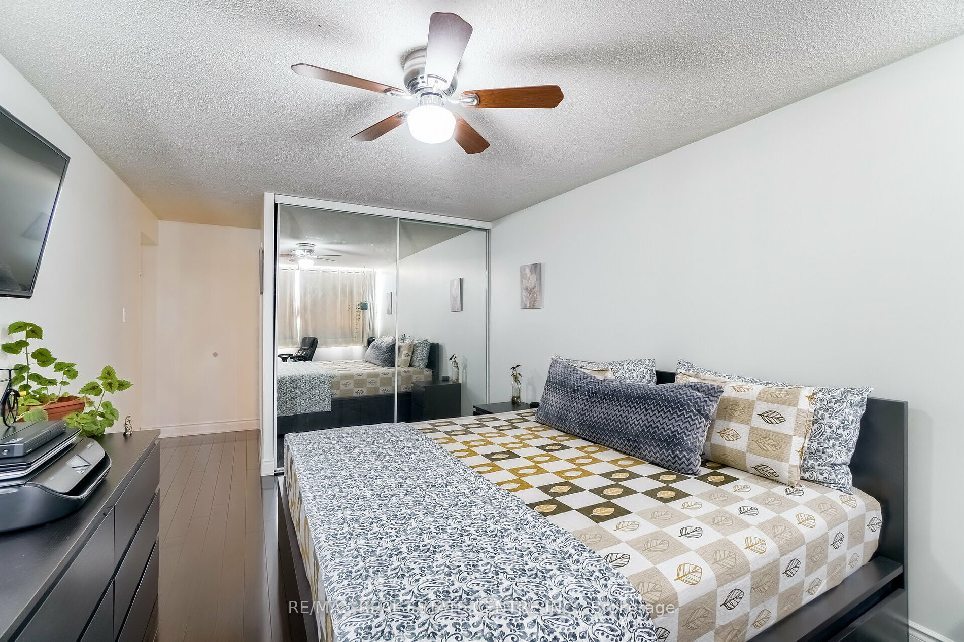 99 Blackwell Ave, #208