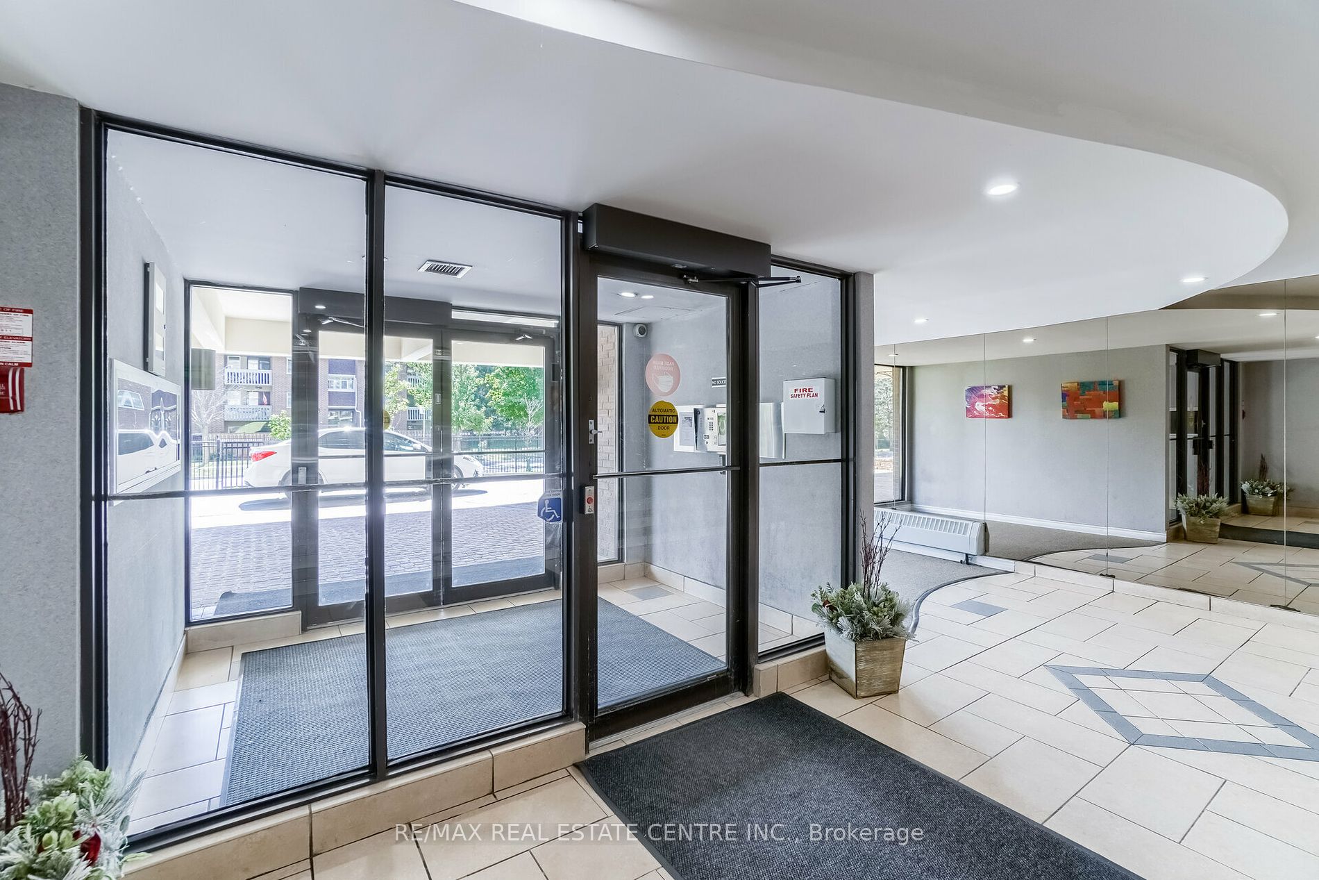 99 Blackwell Ave, #208