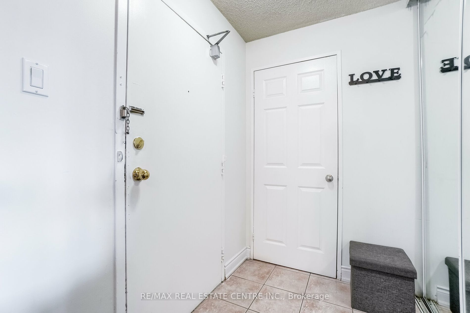 99 Blackwell Ave, #208