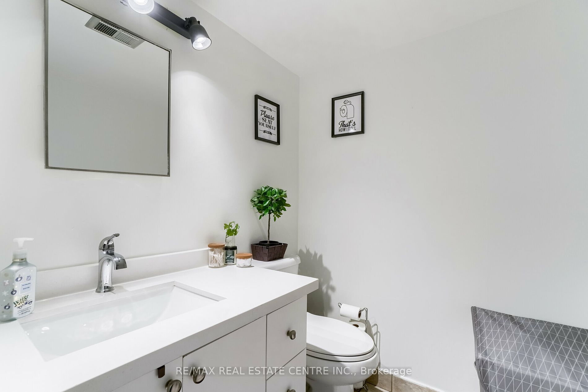 99 Blackwell Ave, #208
