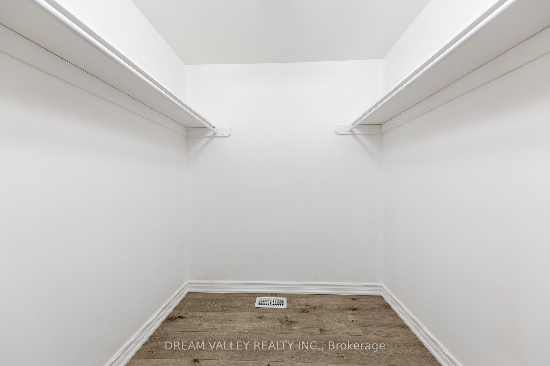 27A St Quentin Ave