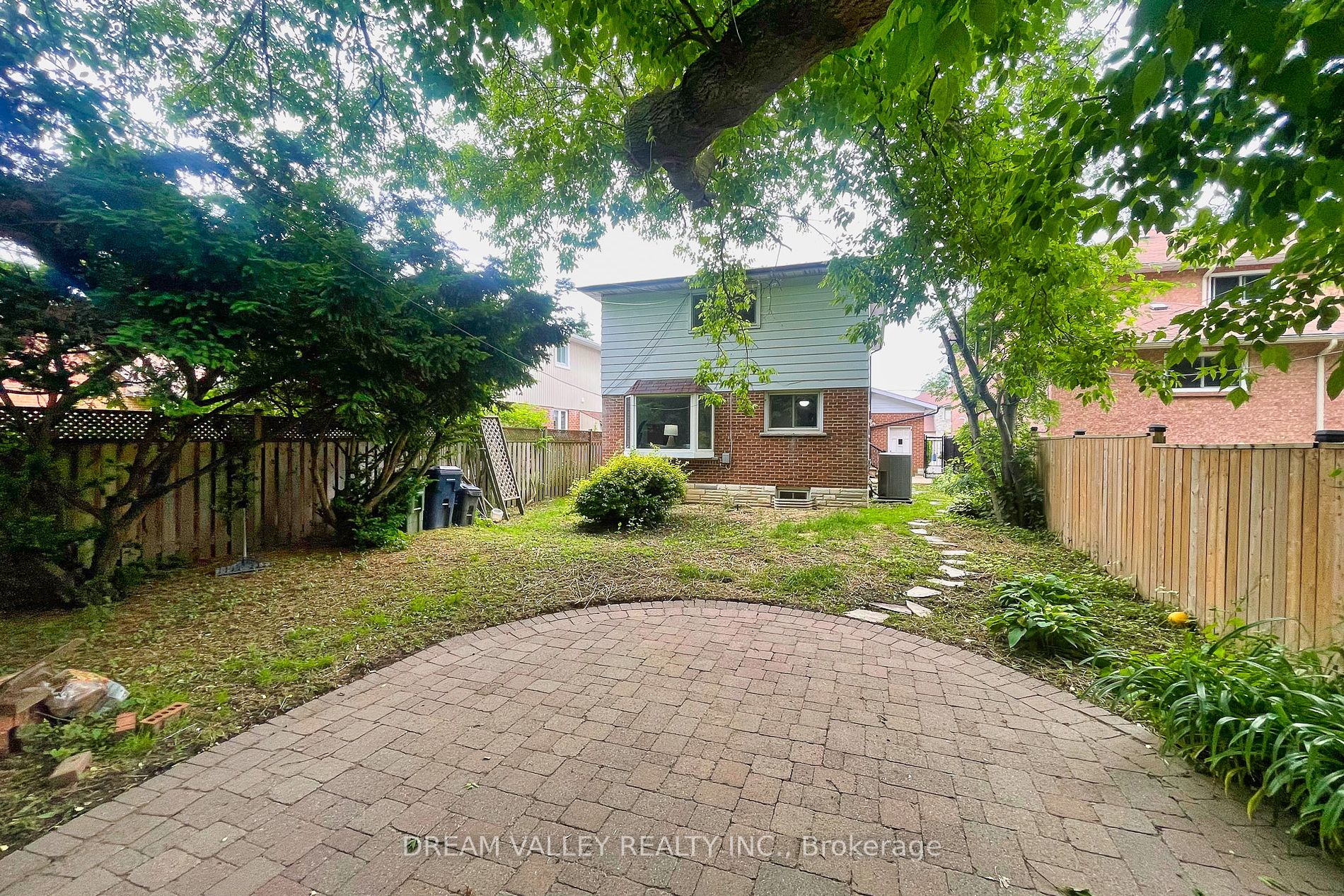 27A St Quentin Ave