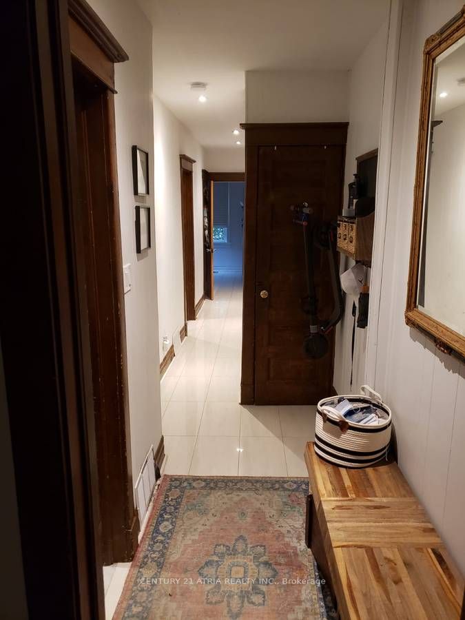 6 Boothroyd Avenue