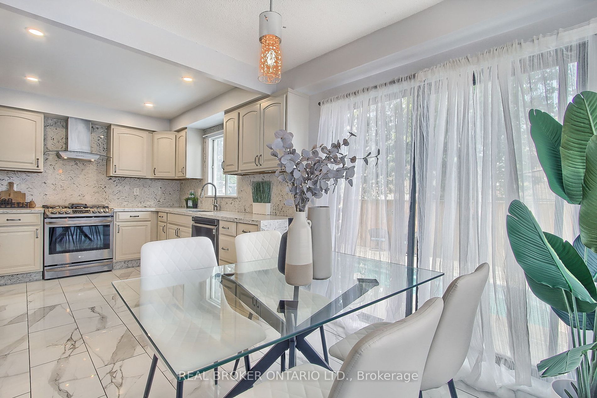 73 Addley Crescent