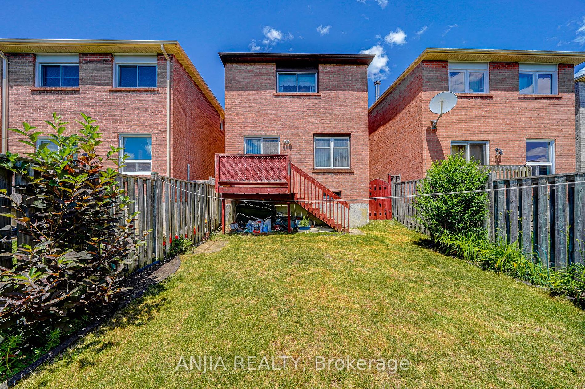 174 Roxanne Cres