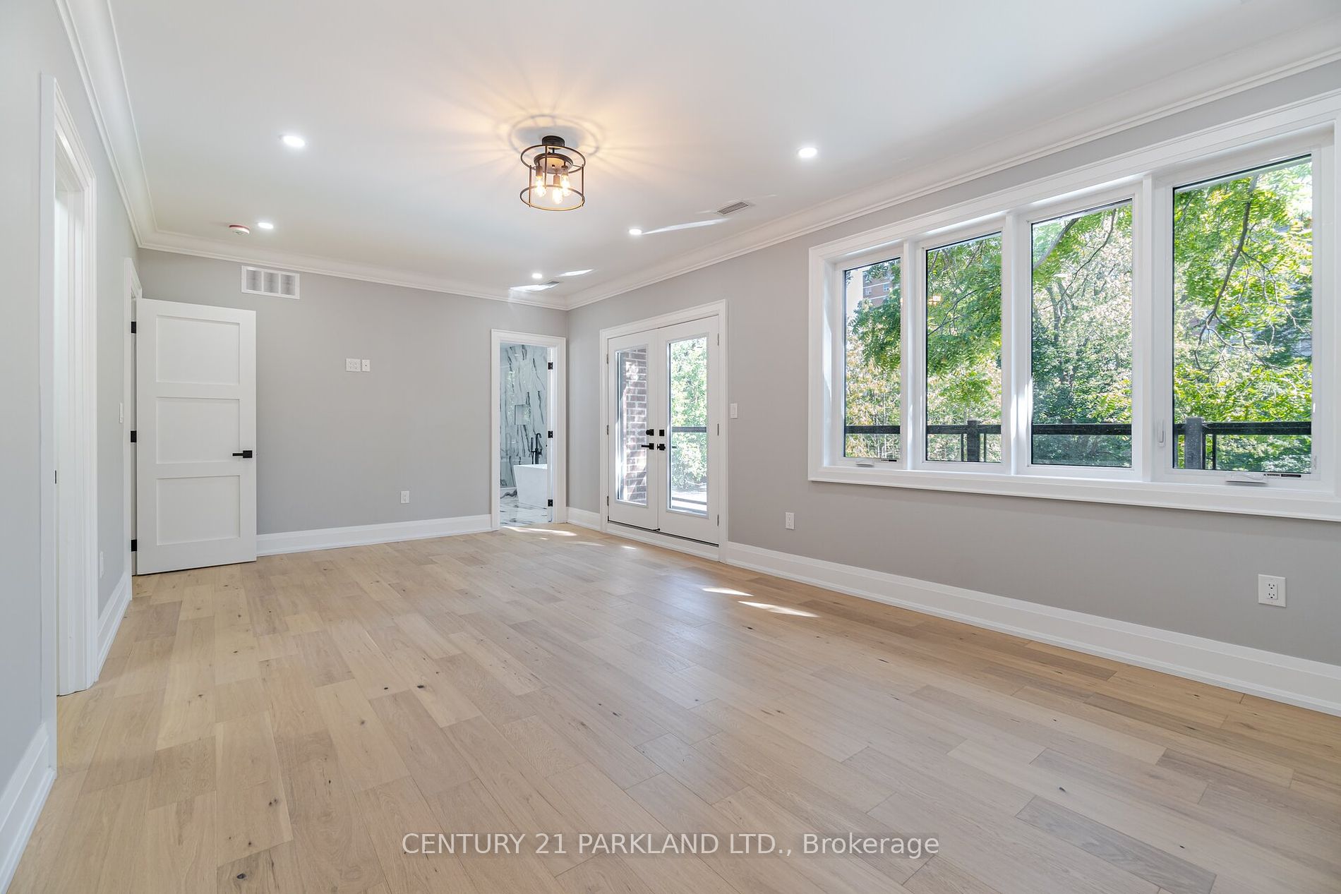 21 Falaise Rd