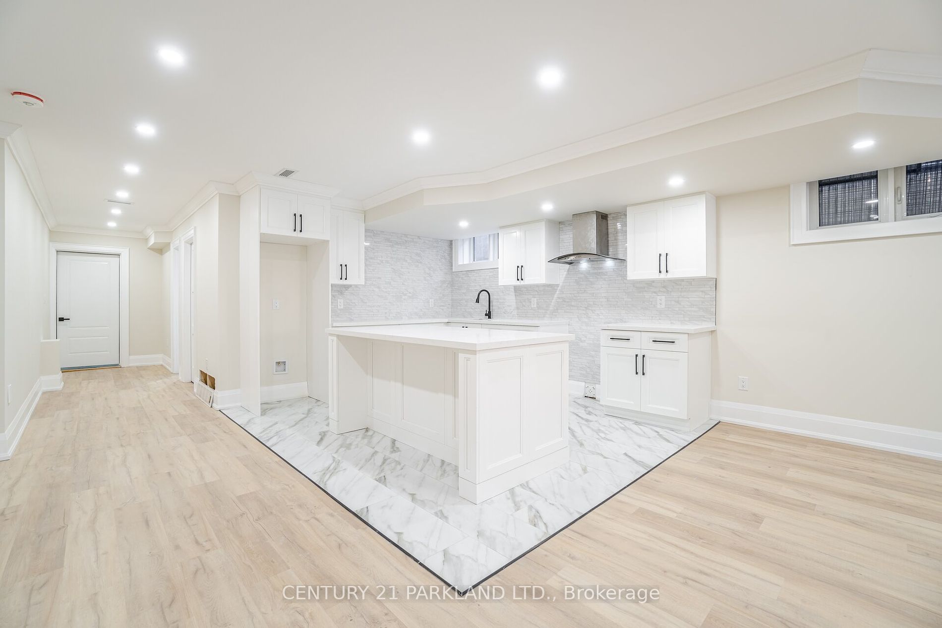 21 Falaise Rd