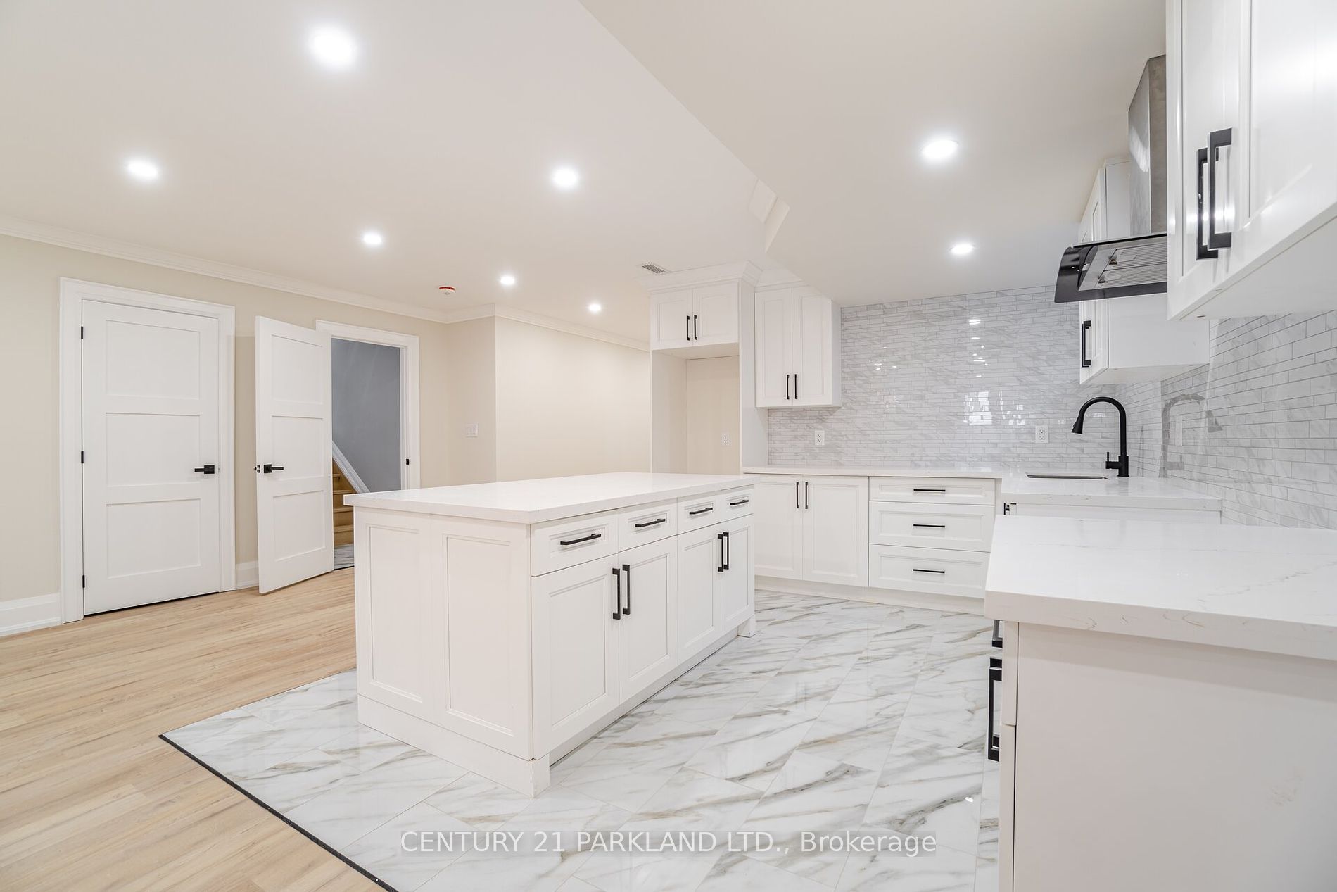 21 Falaise Rd