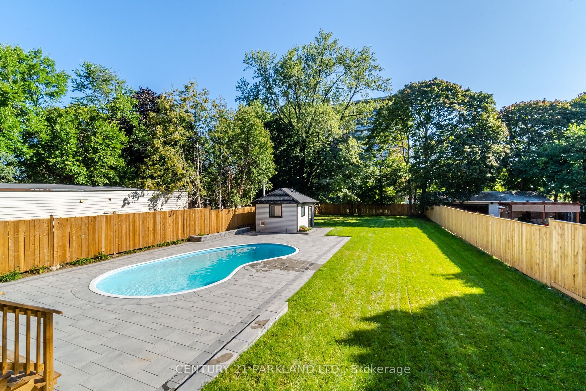 21 Falaise Rd