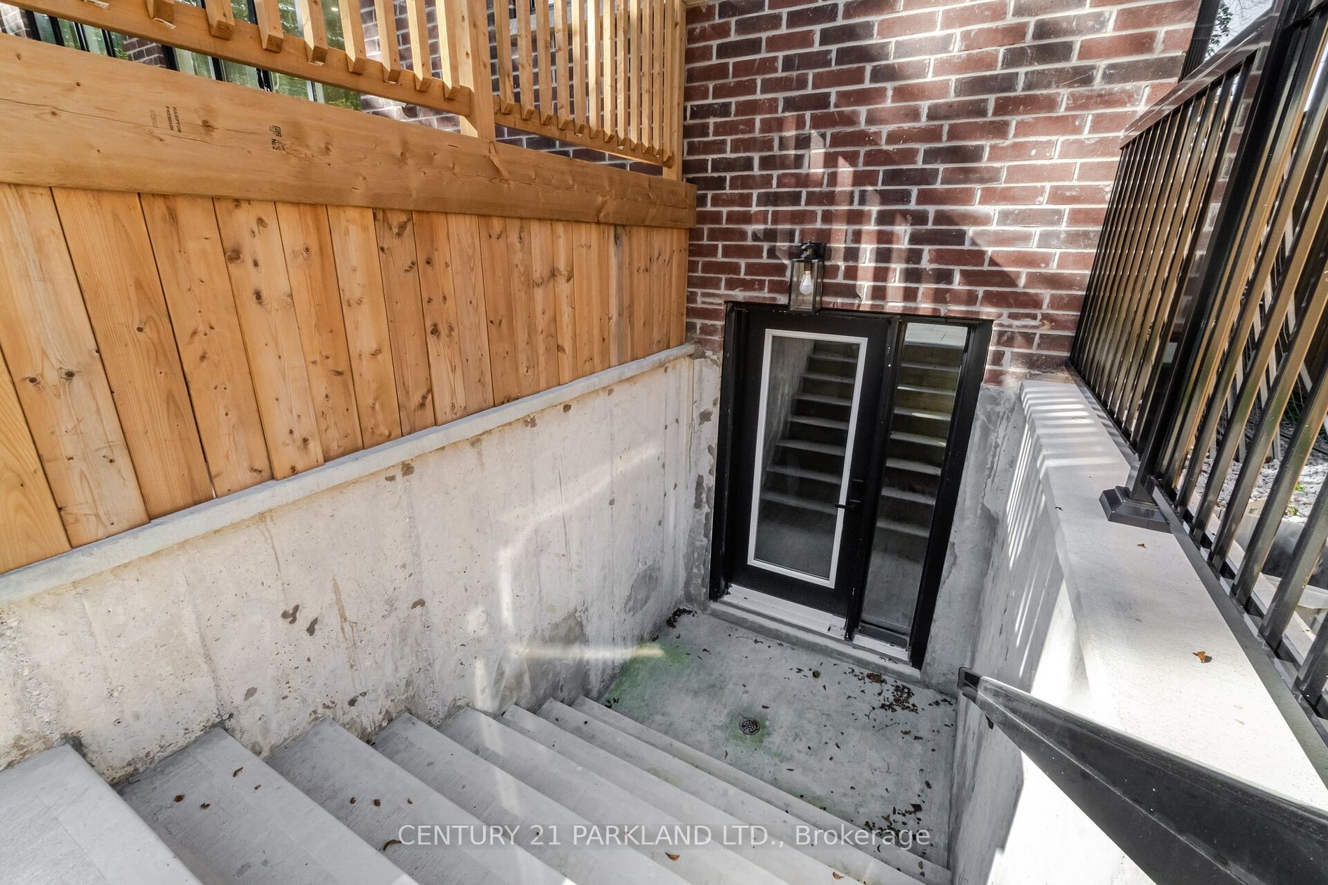 21 Falaise Rd