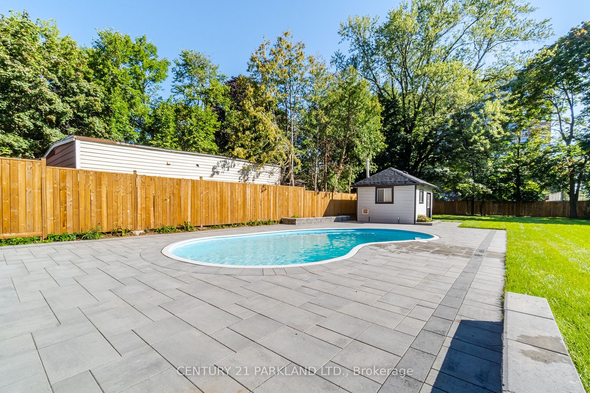 21 Falaise Rd