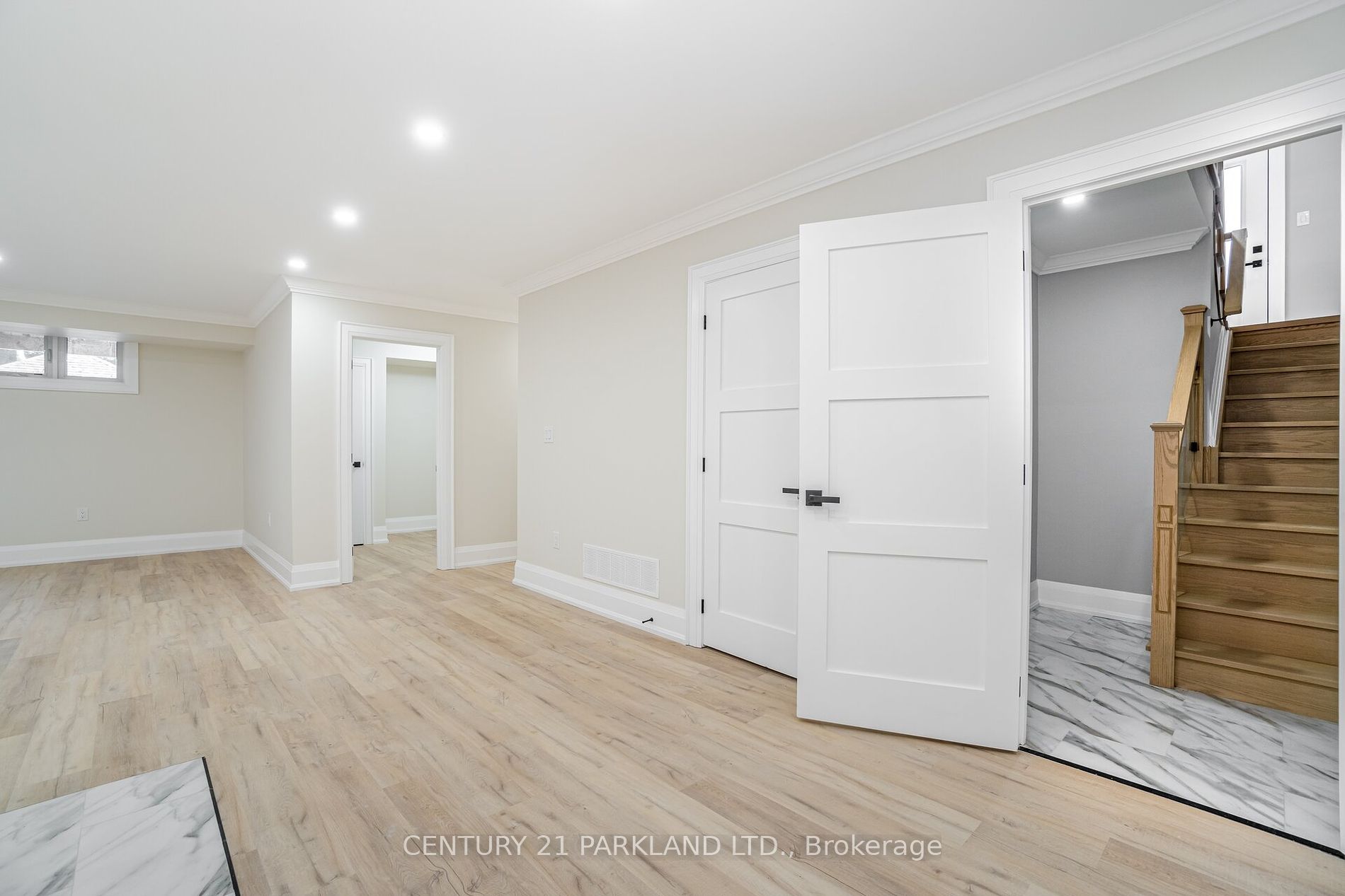 21 Falaise Rd