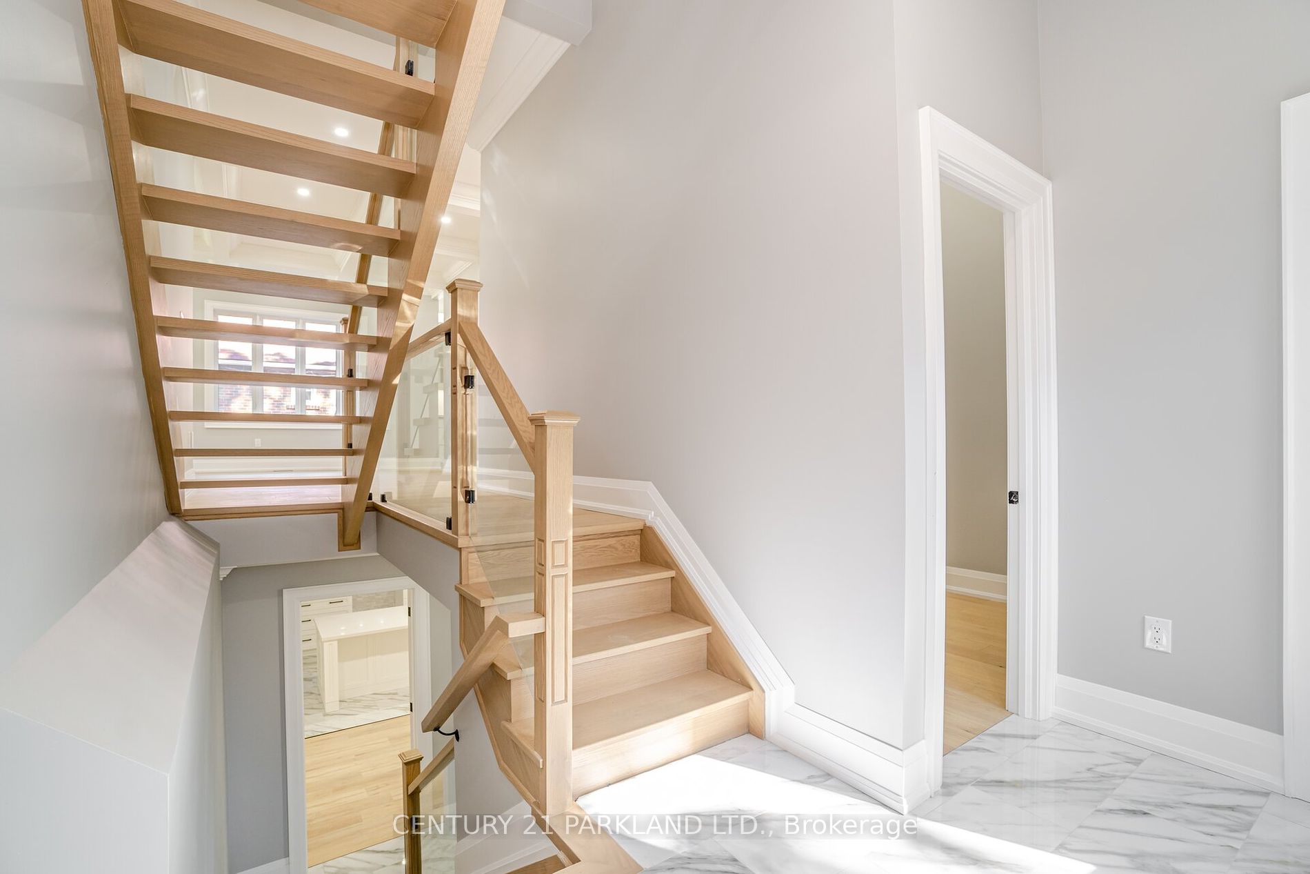 21 Falaise Rd