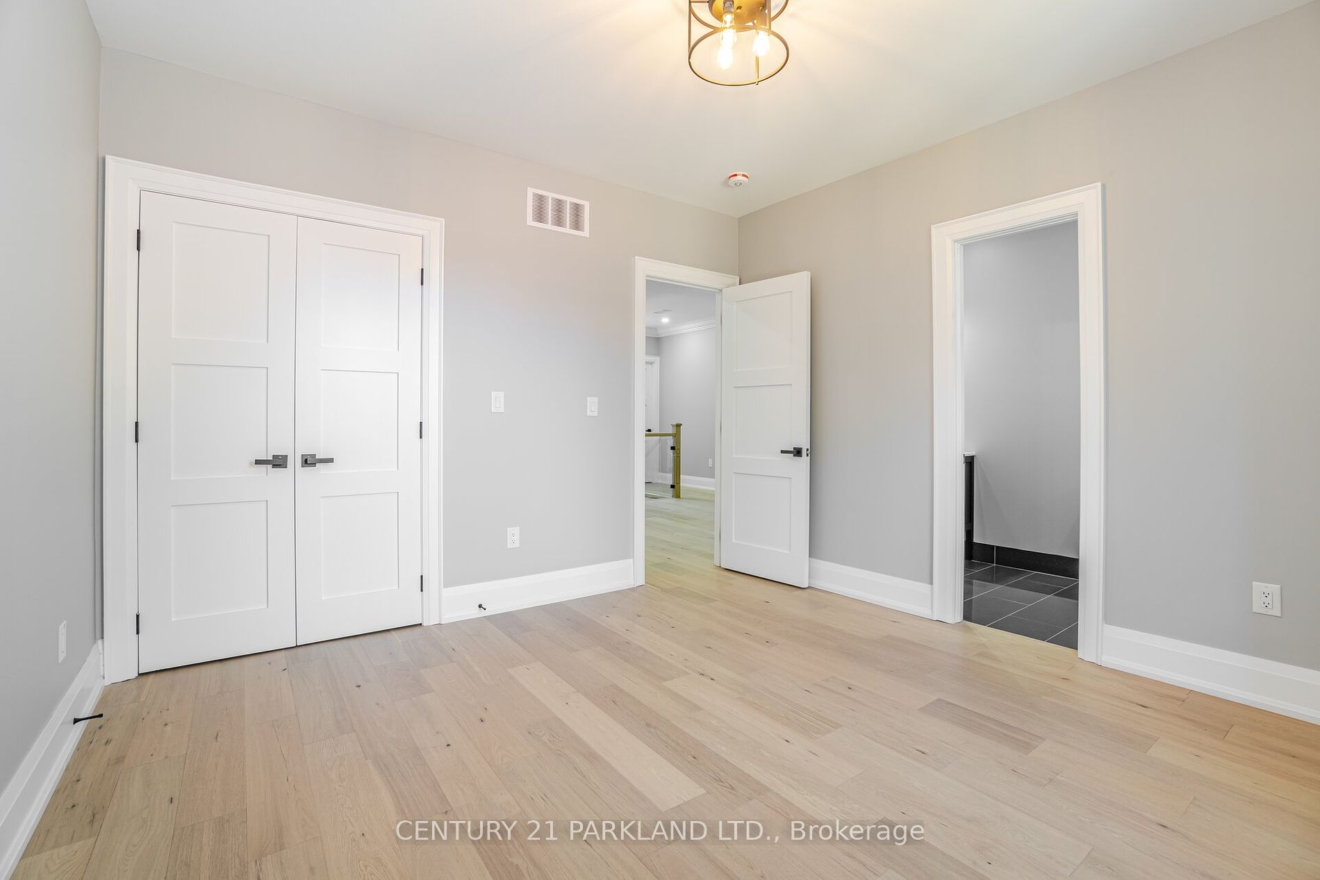 21 Falaise Rd