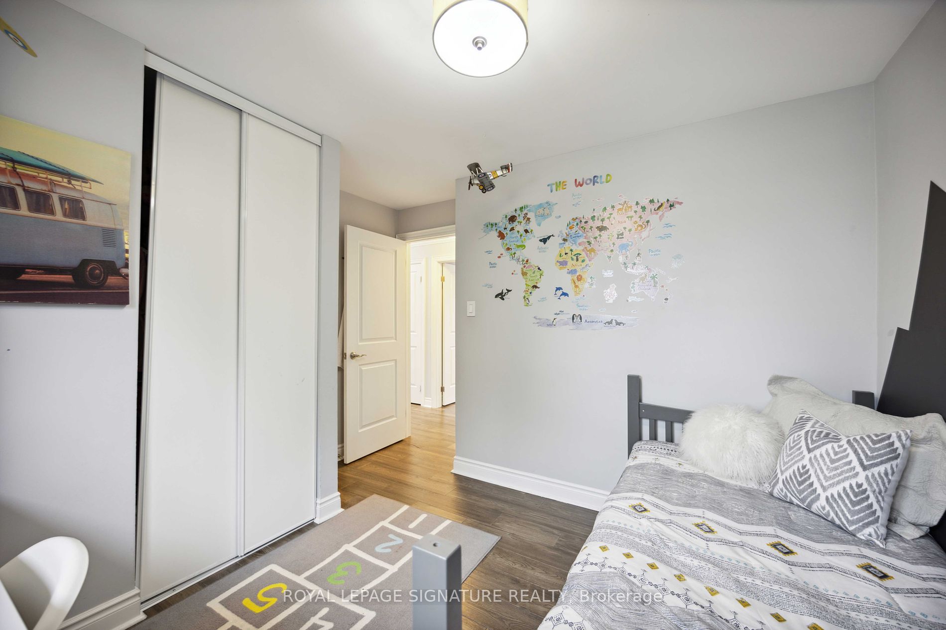 674 Sultana Square