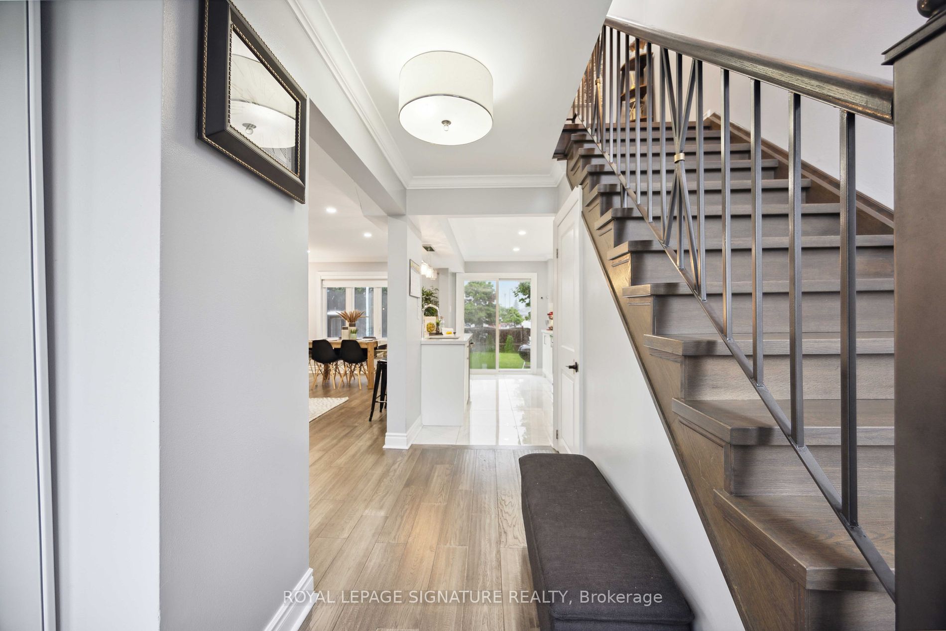 674 Sultana Square