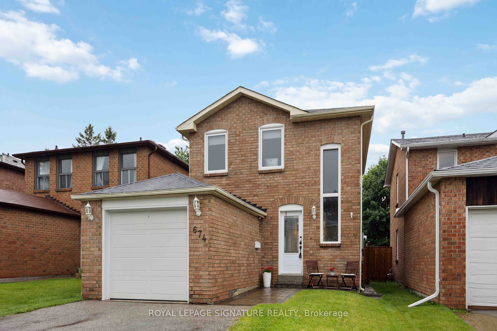 674 Sultana Square