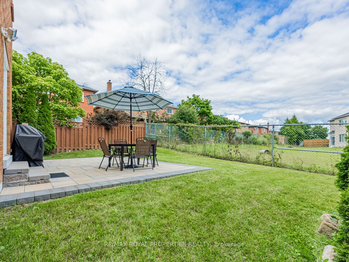 2197 Wildwood Crescent