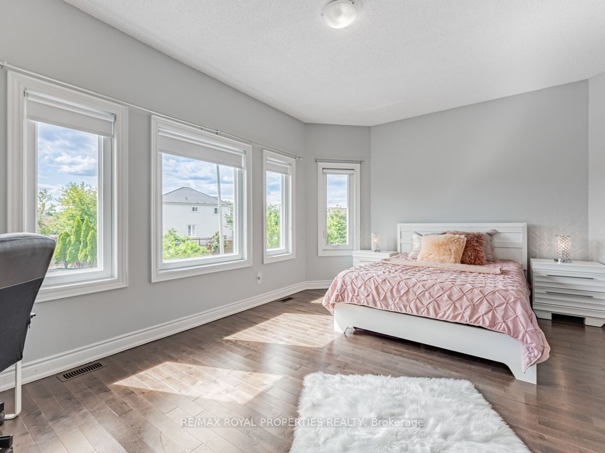 2197 Wildwood Crescent