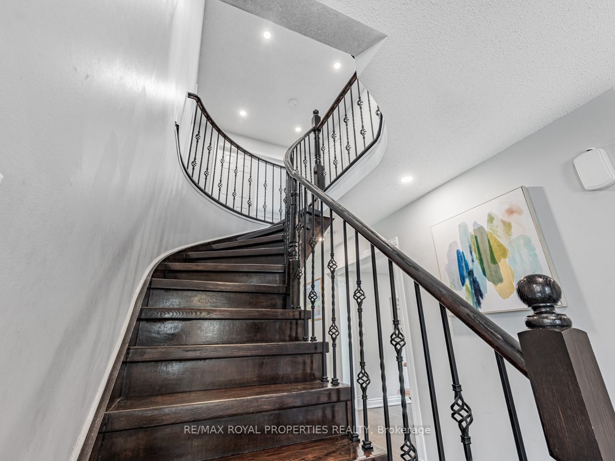 2197 Wildwood Crescent