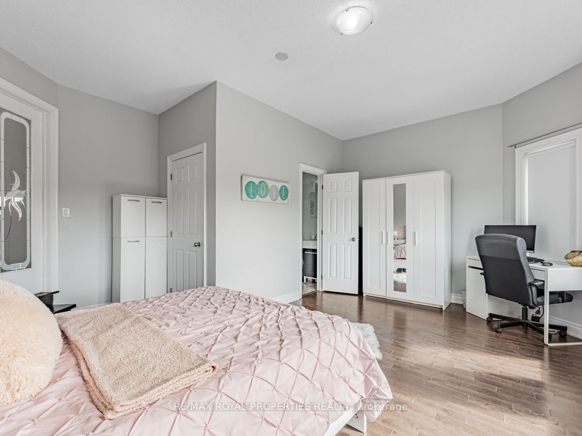 2197 Wildwood Crescent