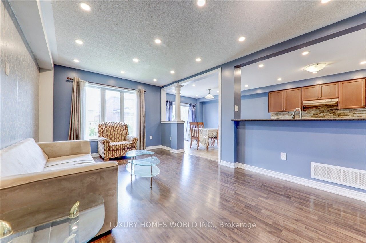 25 Swansea St