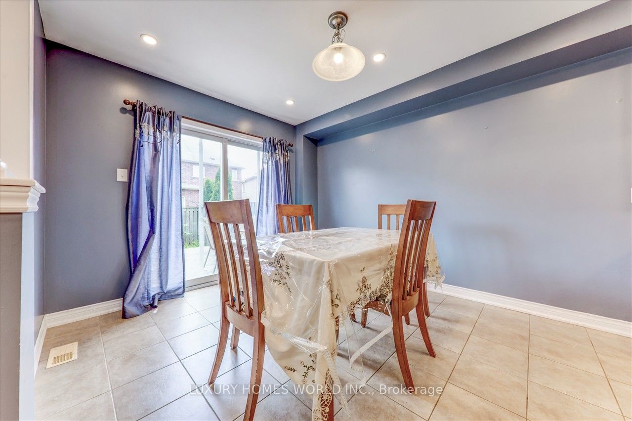 25 Swansea St