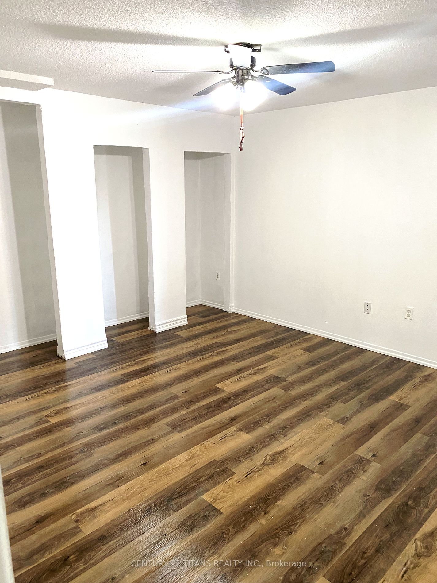 4064 Lawrence Ave E, #210