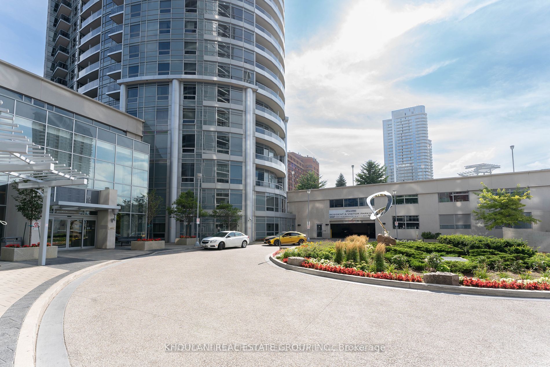 135 Village Green Square #3922