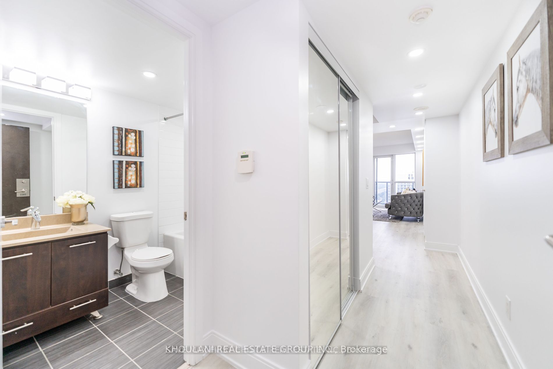 135 Village Green Square #3922