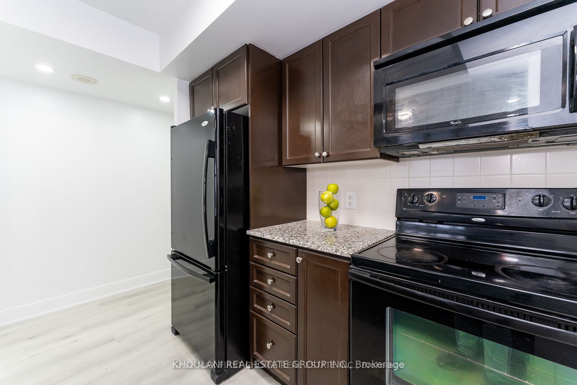 135 Village Green Square #3922