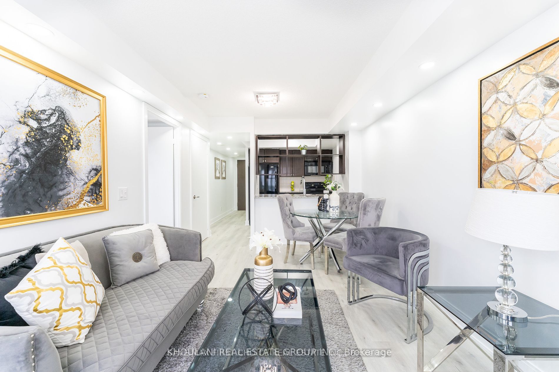 135 Village Green Square #3922