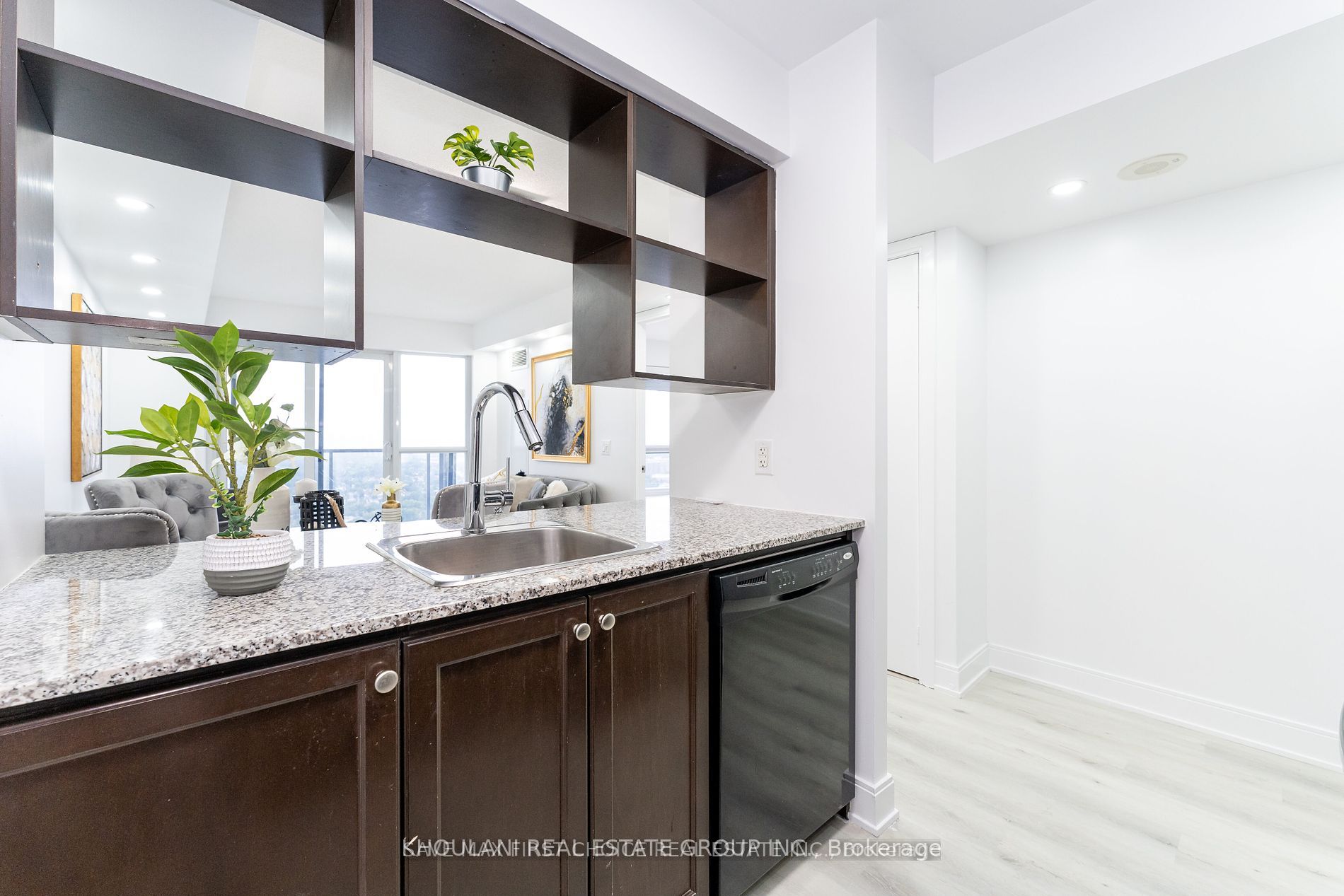 135 Village Green Square #3922