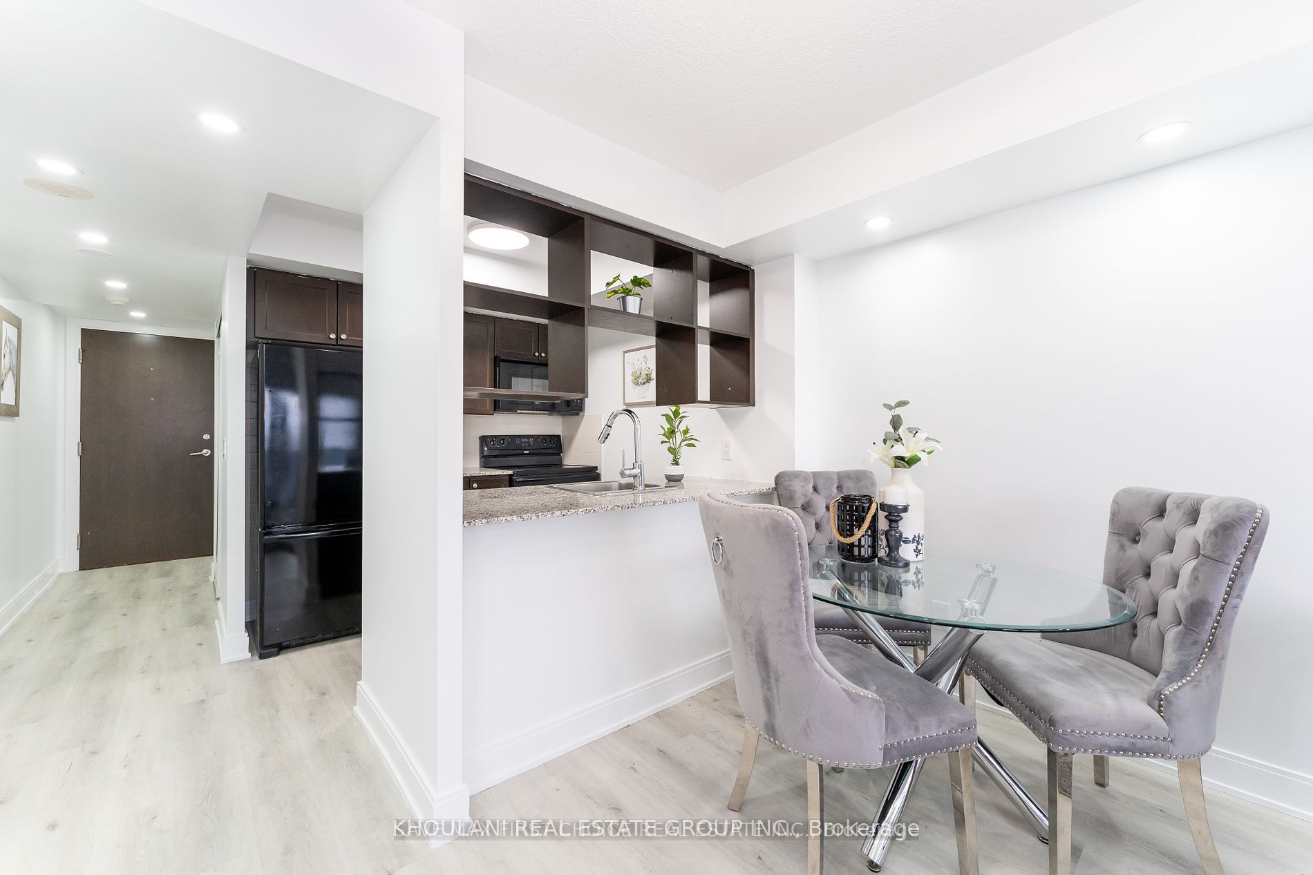 135 Village Green Square #3922