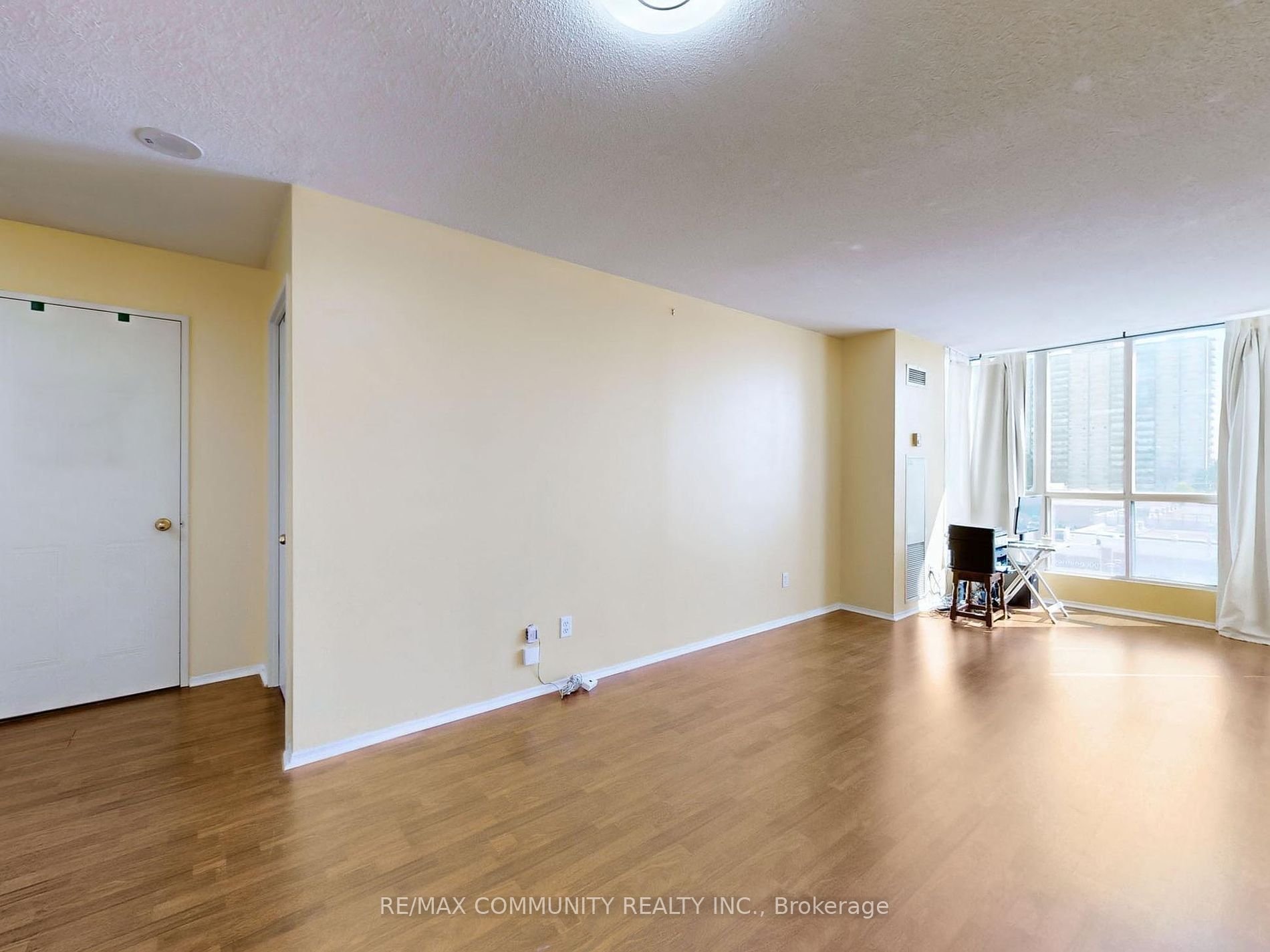 1470 Midland Avenue, #511