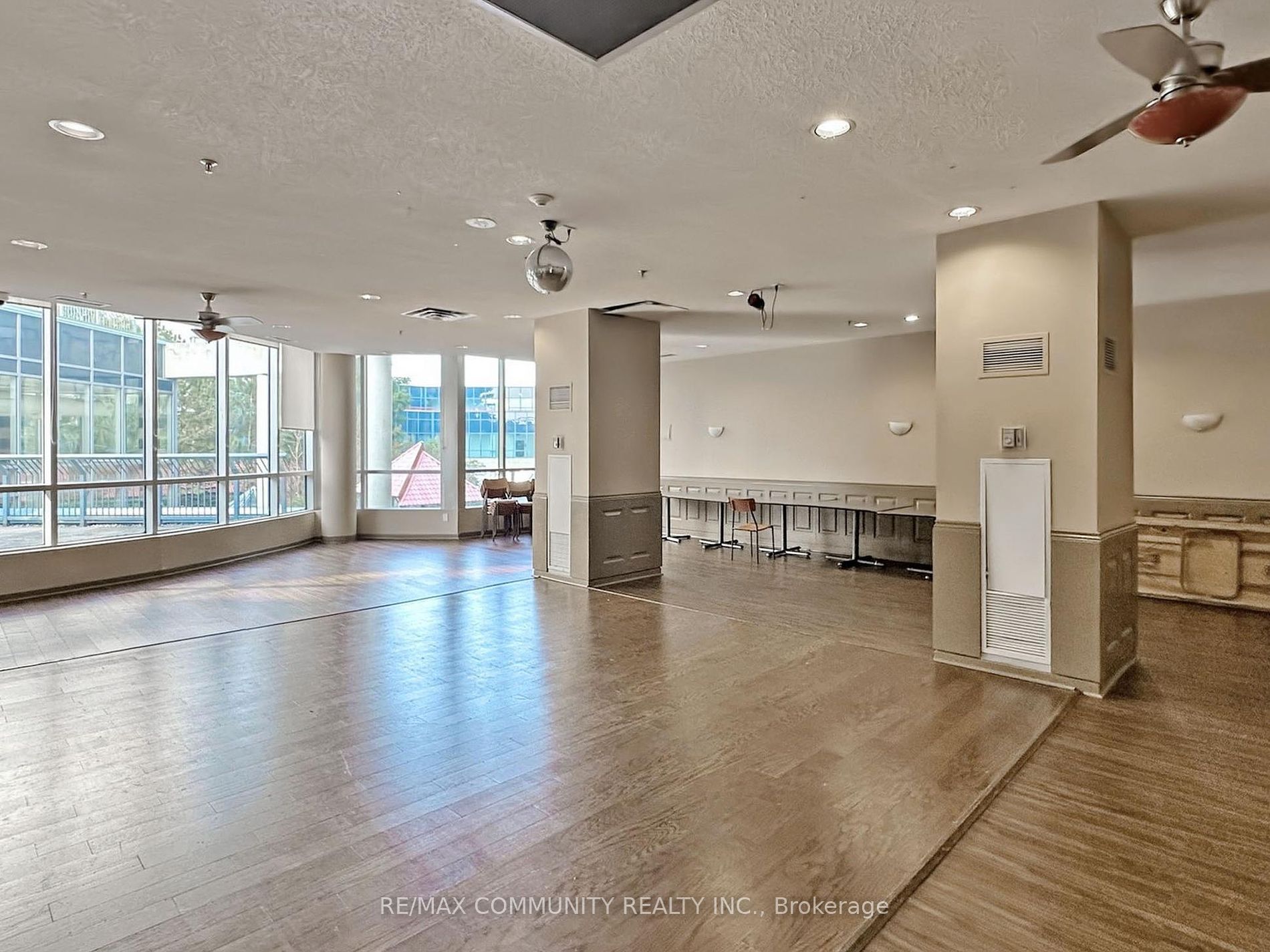 1470 Midland Avenue, #511
