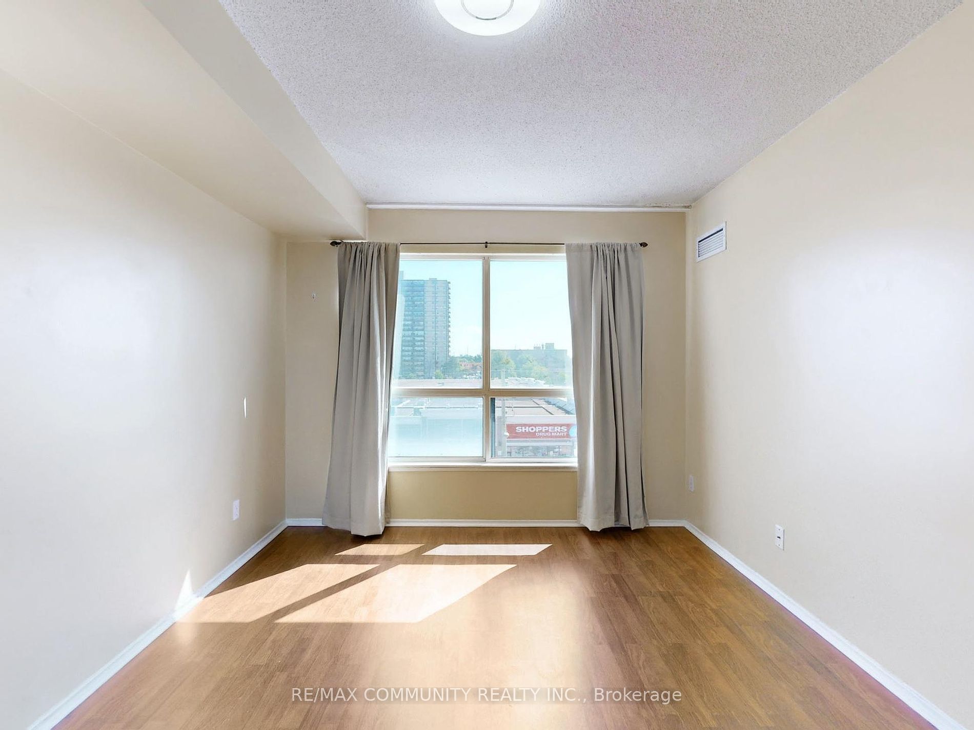 1470 Midland Avenue, #511