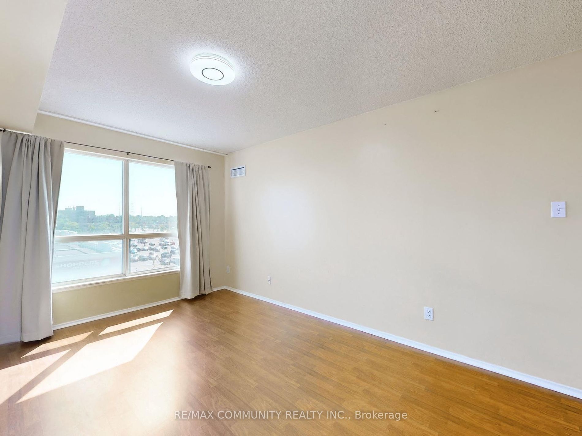 1470 Midland Avenue, #511