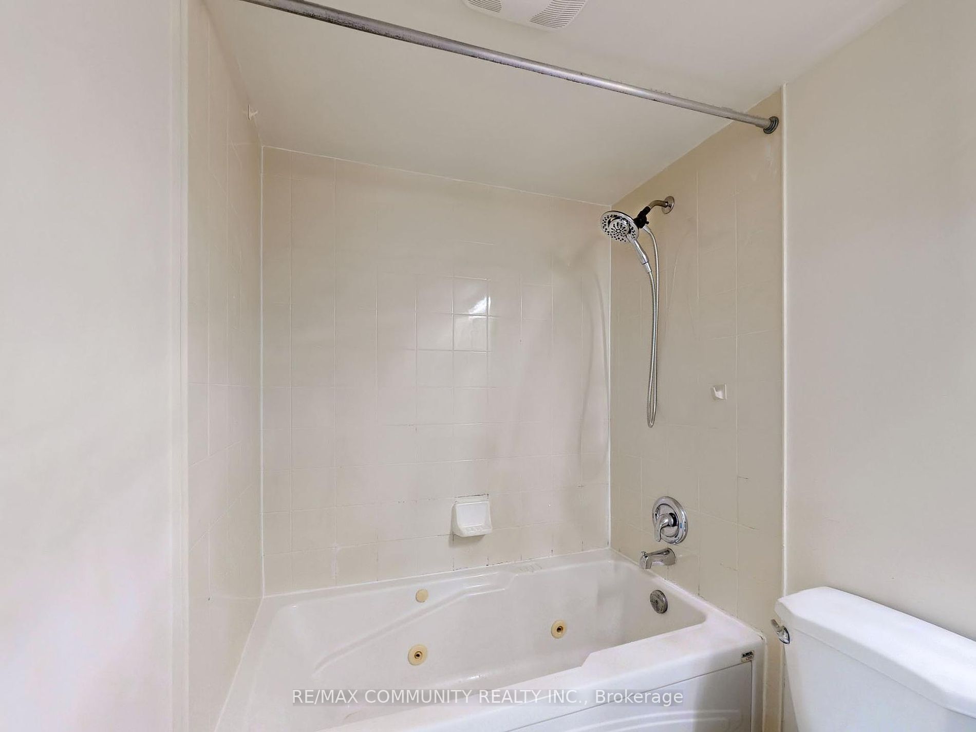 1470 Midland Avenue, #511