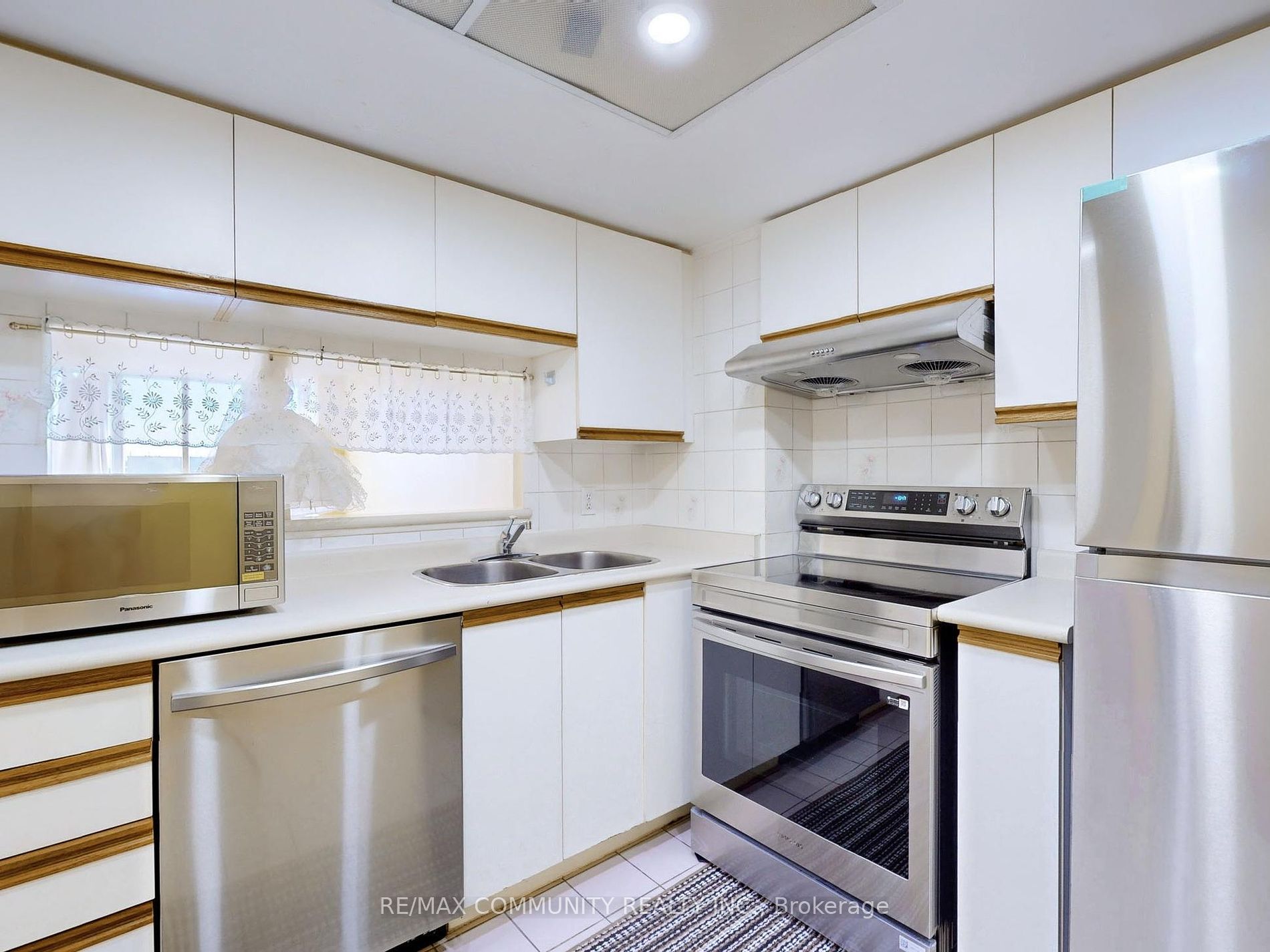 1470 Midland Avenue, #511