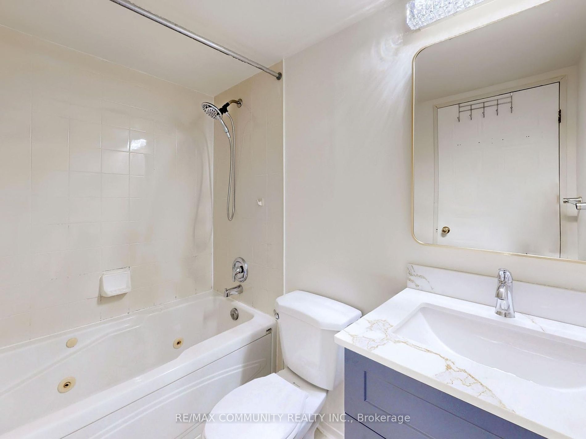 1470 Midland Avenue, #511