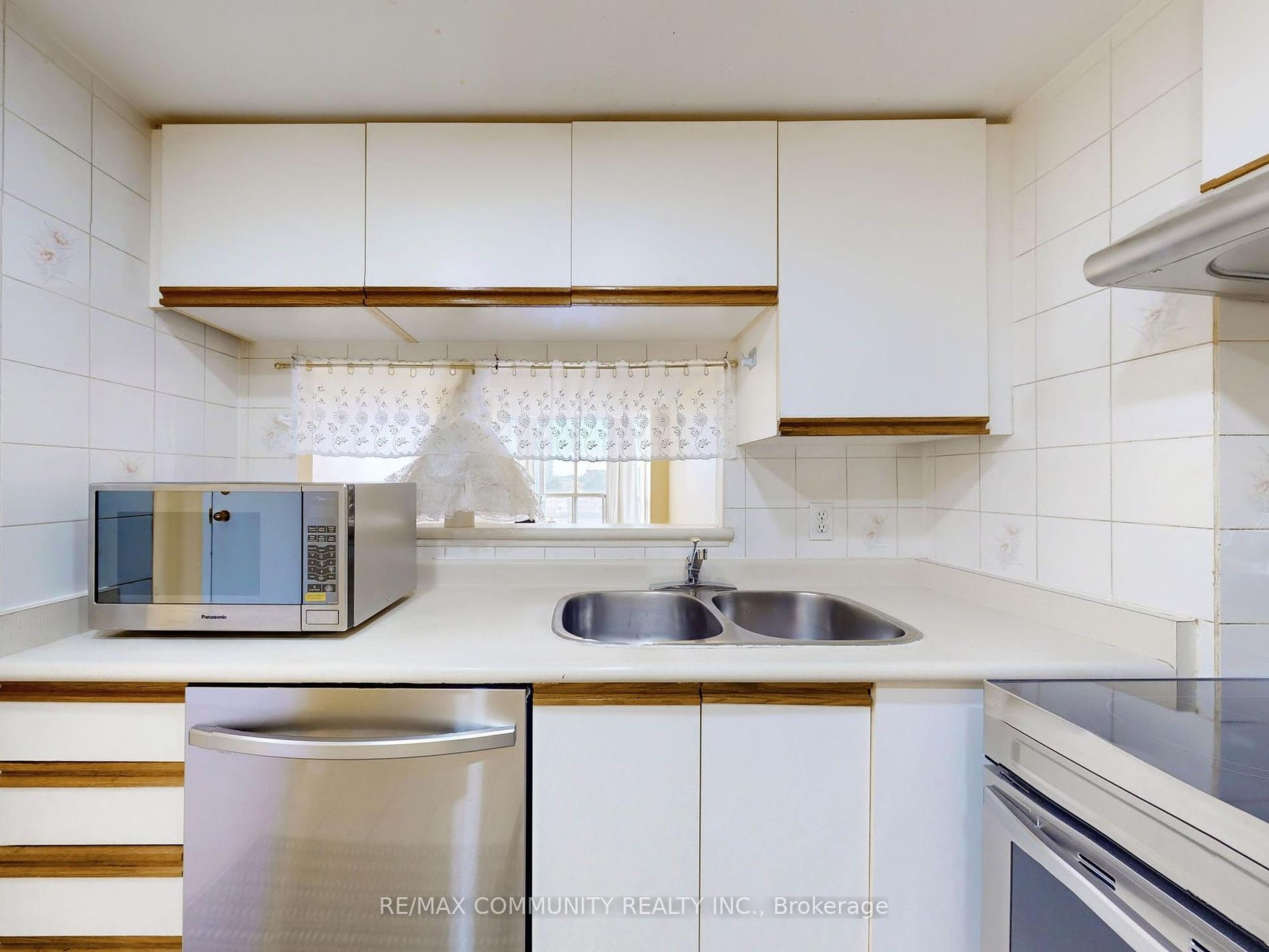 1470 Midland Avenue, #511
