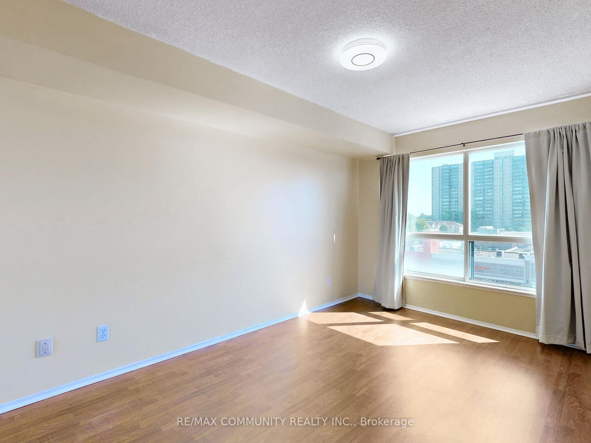 1470 Midland Avenue, #511
