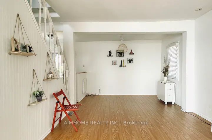 59 Muskoka Ave