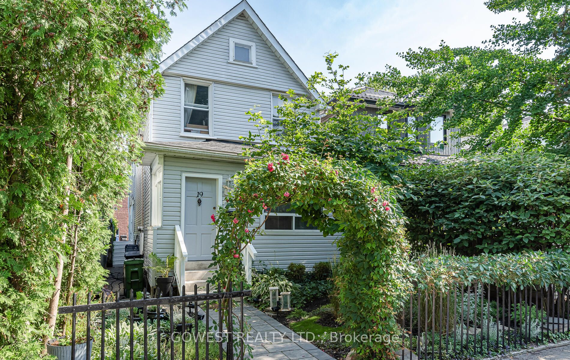 19 Minto Street