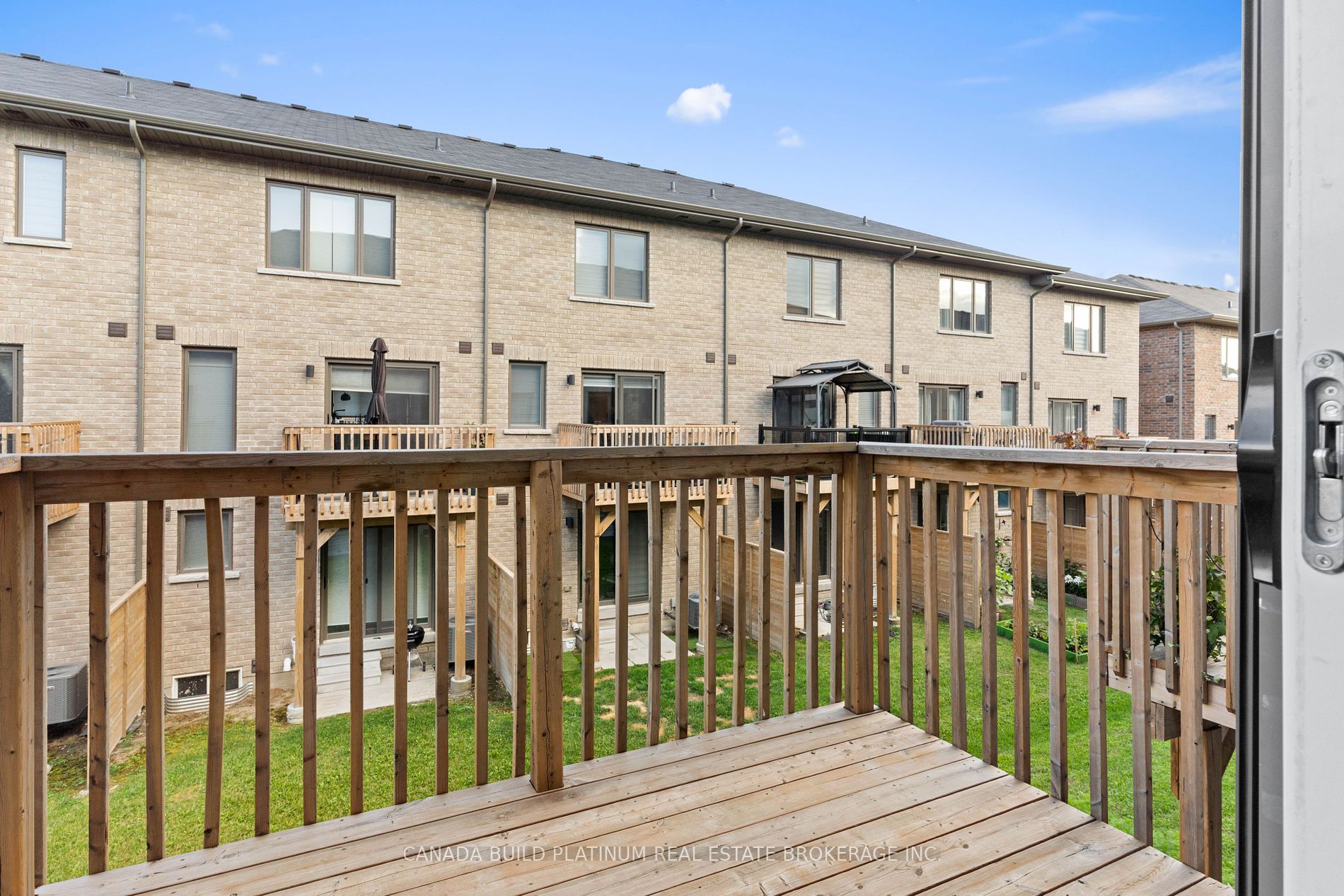 63 Donald Fleming Way N