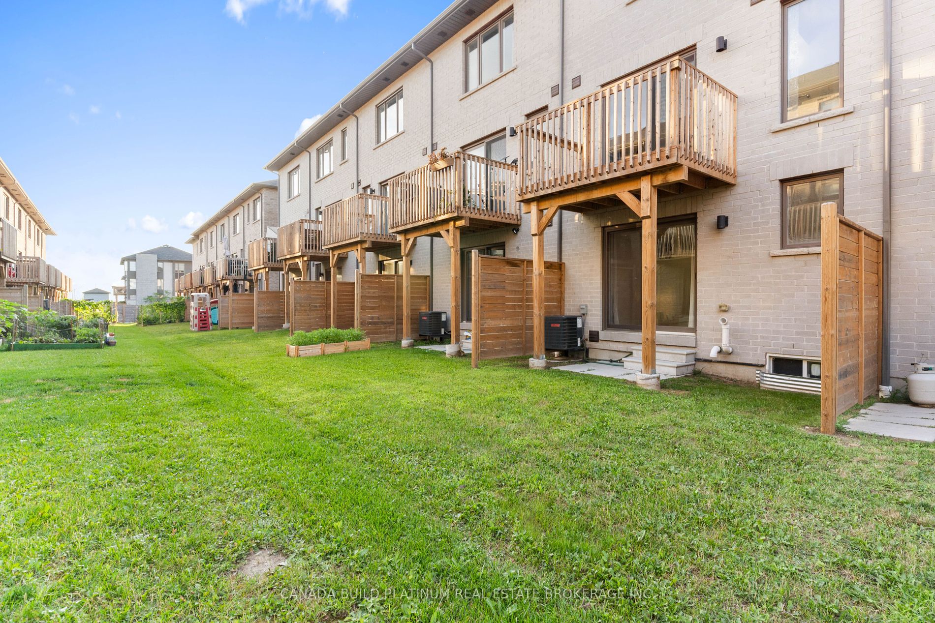 63 Donald Fleming Way N
